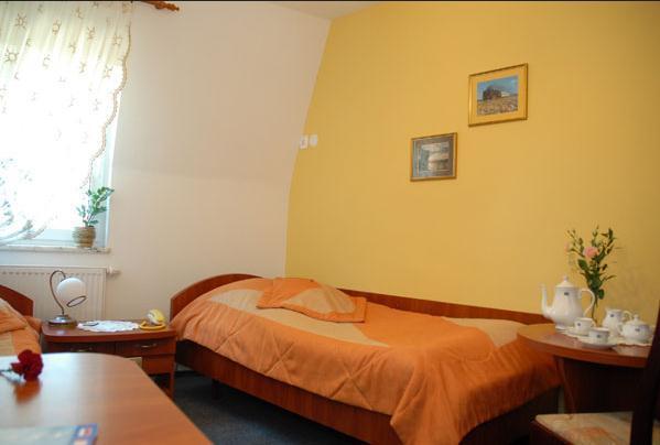 Hotel Restauracja Kaukaska Jadwiga Choroszy Wolsztyn Room photo