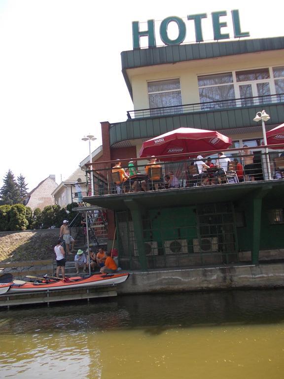 Hotel Restauracja Kaukaska Jadwiga Choroszy Wolsztyn Exterior photo