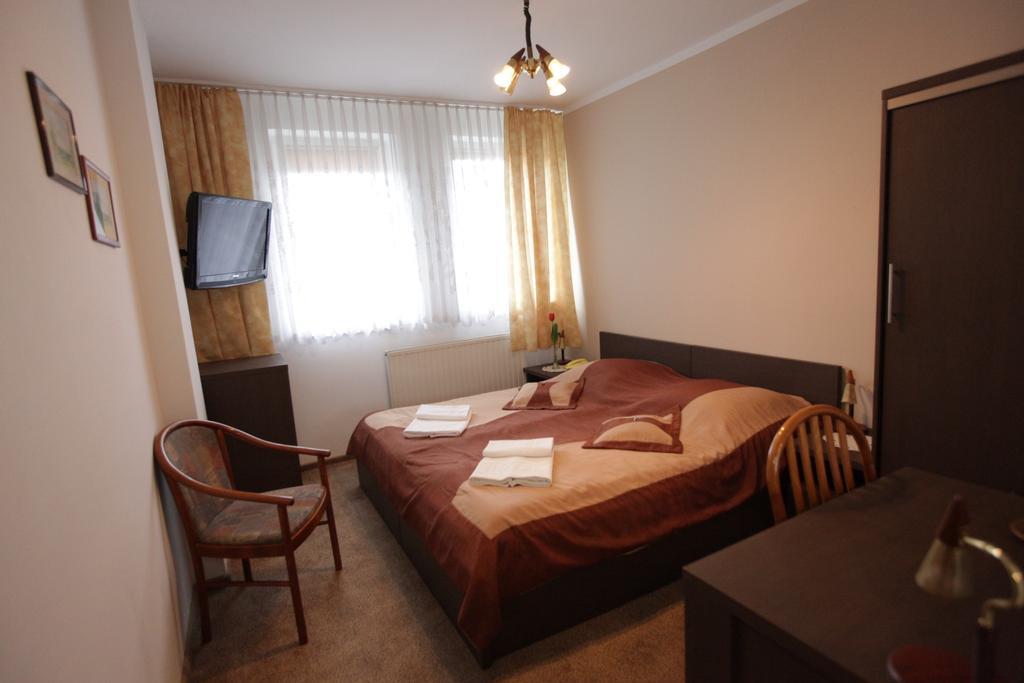 Hotel Restauracja Kaukaska Jadwiga Choroszy Wolsztyn Room photo